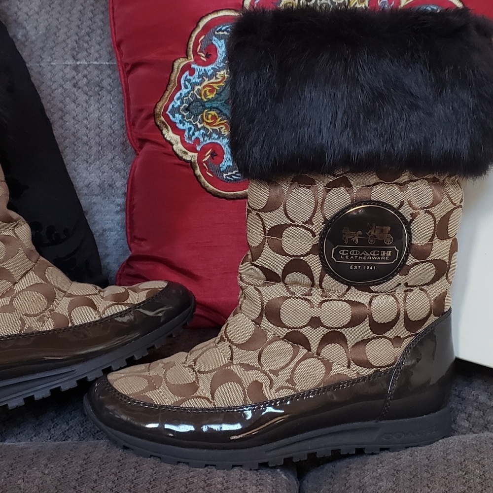 ❤NWOT❤COACH Fur Trim Boots Sz 7.5